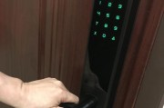 手机设置指纹开锁拍照功能？