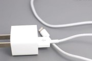 苹果小糖块充电器使用方法是什么？如何正确连接设备？