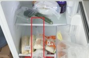 为什么冰箱底下老是结冰（探究冰箱底下结冰的原因及解决方法）