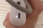 移动电源导致电灯闪烁的原因是什么？