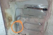 冰柜内漏维修价格参考及维修流程（解决冰柜内部漏水问题）
