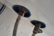 热水器盖子漏水的修理方法（有效解决热水器盖子漏水问题的实用技巧）