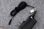 电线手机充电器的正确使用方法是什么？使用中应注意什么？