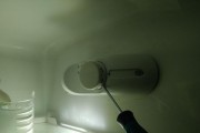 如何应对冰箱冷藏漏水问题（清晰排查）