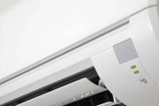 空调挂机漏水怎么办（解决空调挂机漏水问题的实用方法）