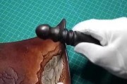 如何正确使用砂纸打磨眼镜片？视频教程在哪里能找到？