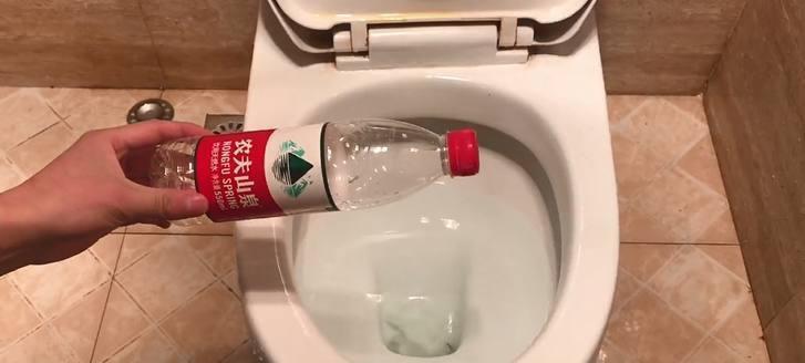马桶堵了怎么处理（学会应对马桶堵塞）