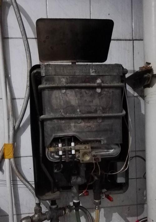 热水器维修指南（如何正确选择热水器尺寸并解决常见故障）
