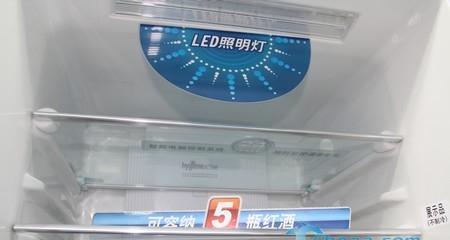 冰箱灯闪自己的原因及修复方法（探究冰箱灯闪自己的原因）