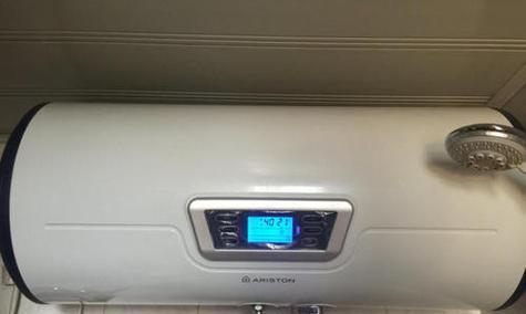 锋电热水器显示故障代码R4及维修方法（解决锋电热水器显示故障代码R4的有效措施）