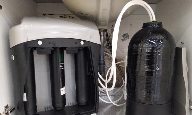 应对净水器管漏水的方法（保护家庭用水安全）