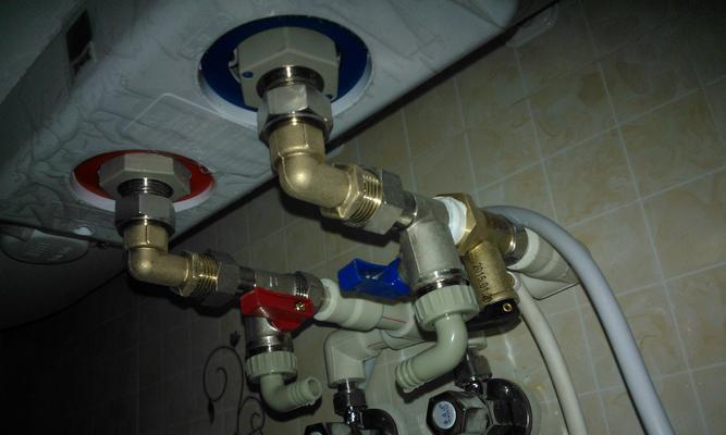 电热水器冷水管上的小阀的作用及使用方法（了解电热水器冷水管上的小阀）