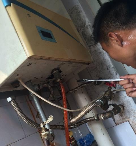 壁挂炉烧水过烫问题的解决方法（为什么壁挂炉烧的水会很烫）