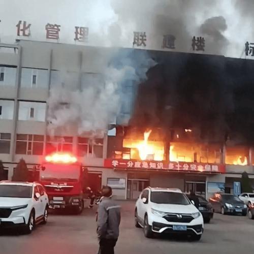 液晶屏电路短路维修指南（解决液晶屏出现问题的有效方法）