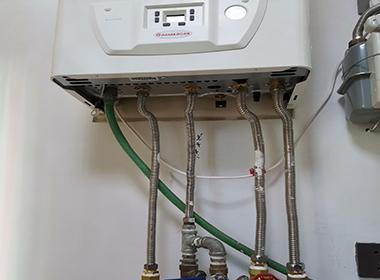 壁挂炉排气安装方法（壁挂炉排气安装步骤详解）