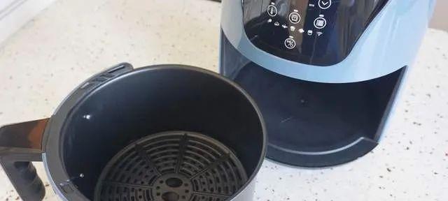 如何有效去除烤箱的糊味（快速清除烤箱中的异味）