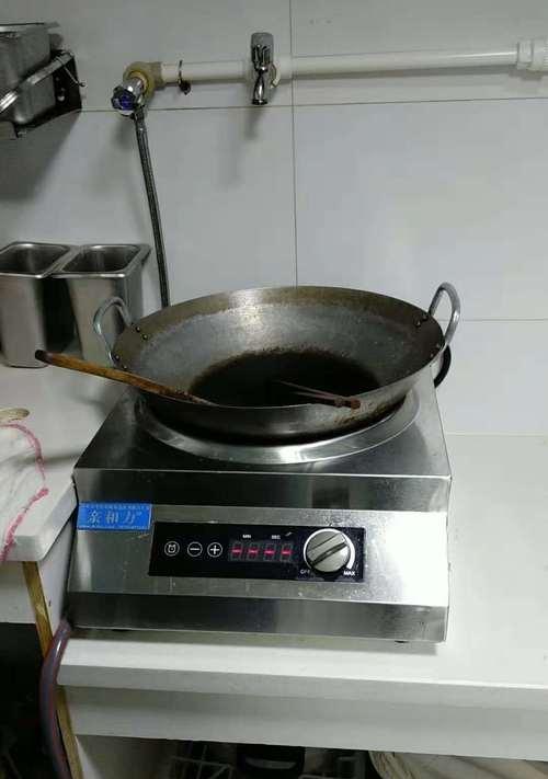 商用电磁炉插头烧了怎么办（应对商用电磁炉插头烧毁的有效措施及修复方法）