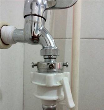 洗衣机水管跑了怎么办（应对洗衣机水管跑水的解决方法）
