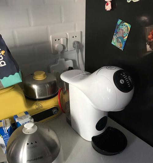咖啡机底部漏水的原因及解决方法（为什么咖啡机会出现底部漏水问题）