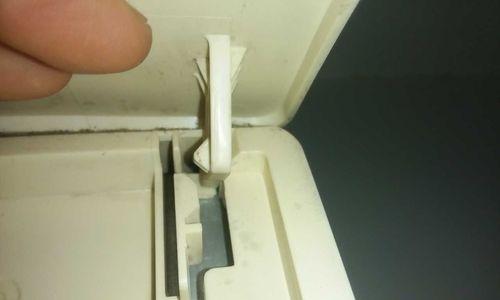 如何解决空调漏油问题（有效修复空调漏油）