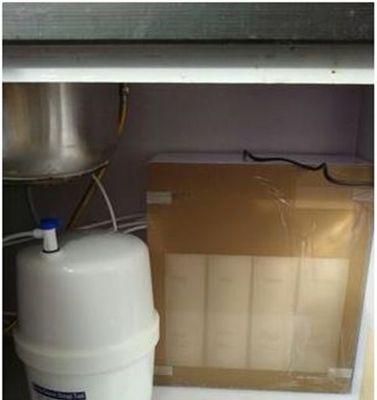 净水器为何会有气泡（气泡的来源及处理方法）