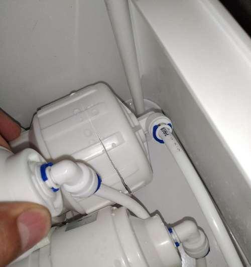 饮水机漏水的原因及解决方法（常见漏水原因和应对措施）