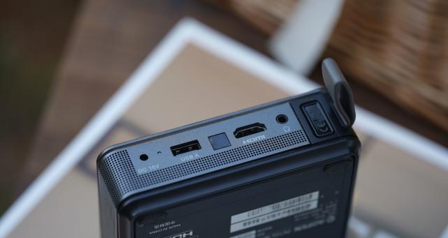 便携投影仪的多种连接方法（实现便携投影的有线与无线连接方式）