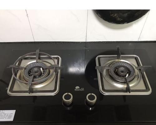 燃气灶外圈火红的原因及解决办法（燃气灶外圈火红的危害与防范措施）