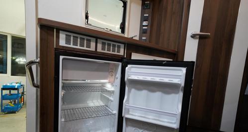 水盆离冰箱太近的问题及解决方法（如何避免水盆对冰箱产生不良影响）