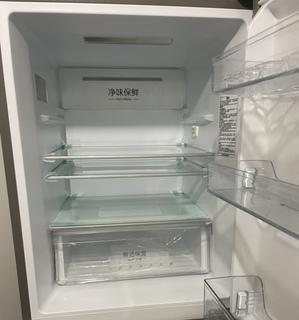 冰箱上层有水问题的解决方法（轻松解决冰箱上层有水问题）