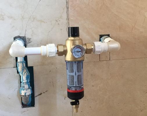 以前置净水器的水怎么处理（了解前置净水器的工作原理和处理过程）