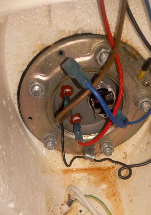 热水器通电不用的修理与保养（如何正确修理及保养不用的热水器）