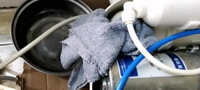 净水器压力管漏水修理指南（轻松解决净水器压力管漏水问题）