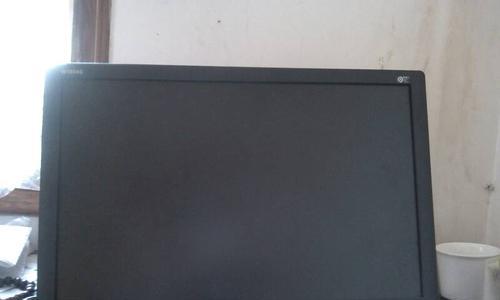 解决显示器屏幕黑屏问题的有效方法（探索显示器黑屏原因与解决方案）