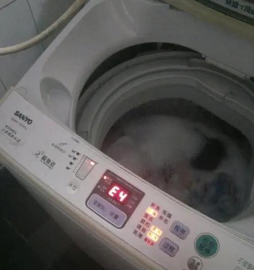 探究海尔热水器E4故障原因（从电路故障到传感器问题）