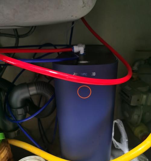 解决净水器水臭问题的方法（有效消除净水器中水的异味）