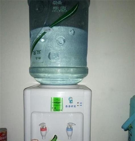饮水机灯不亮的原因和修复方法（解决饮水机指示灯不亮的常见问题）