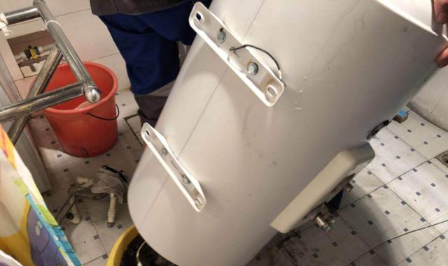 热水器清洗后不出热水的原因与解决方法（解析热水器清洗后无法提供热水的常见问题及应对策略）