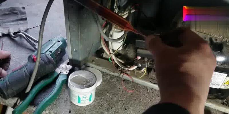冰箱报警器老响的原因和解决方法（如何消除冰箱报警器的长时间响声）