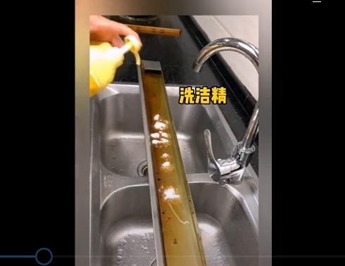夏日清洗油烟机的最佳方法（轻松清洗油烟机，让厨房更清爽）