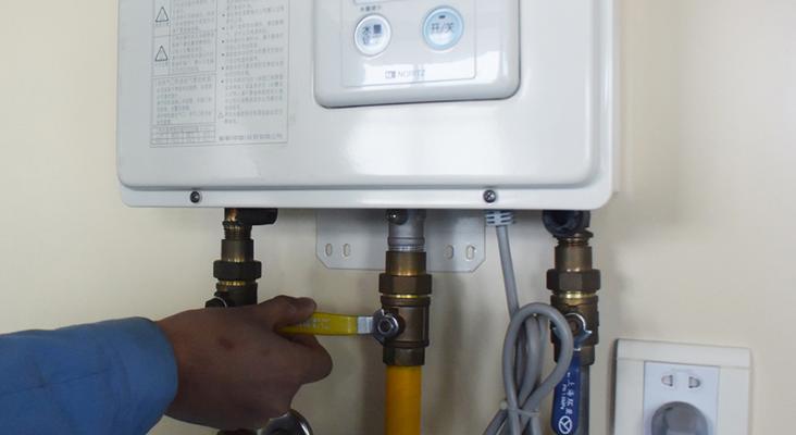以储水燃气热水器的优缺点（解析储水燃气热水器的特点及其适用性）