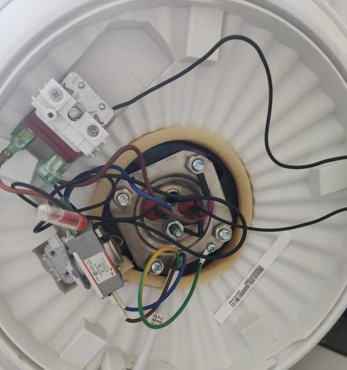 热水器光漏水的原因及解决方法（深入解析热水器光漏水的背后原因和有效处理方法）