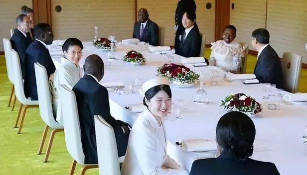 复印机镜头清理方法（轻松学会如何清理复印机镜头的技巧）
