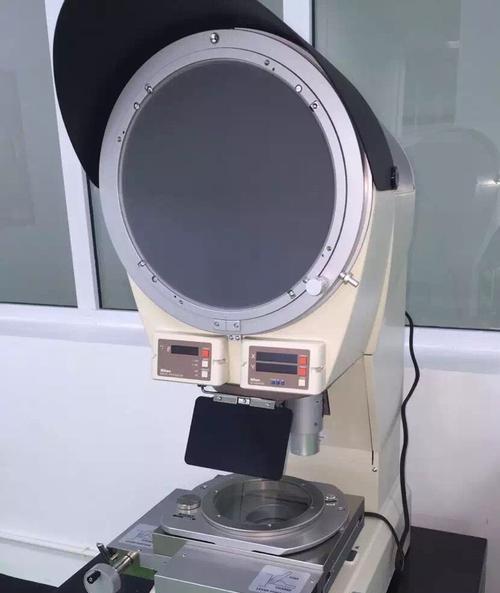 尼康投影仪上下不平衡如何调整？调整后效果如何？