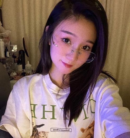 透明桌布下如何使用手机摄像头拍照？拍照效果如何？