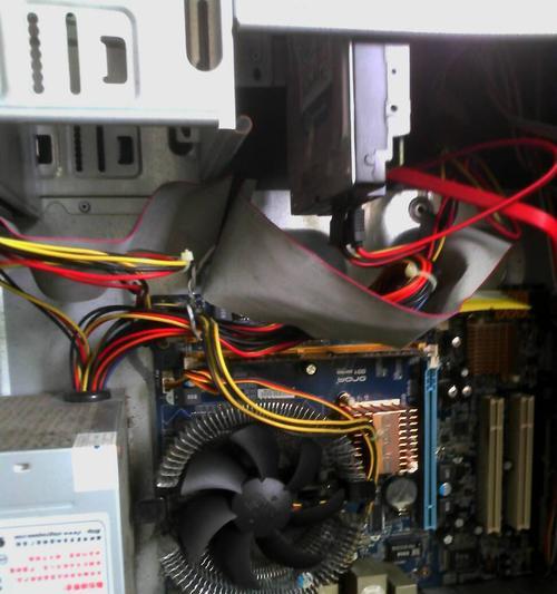 新电脑使用不久就自动关机是什么原因？解决方法有哪些？