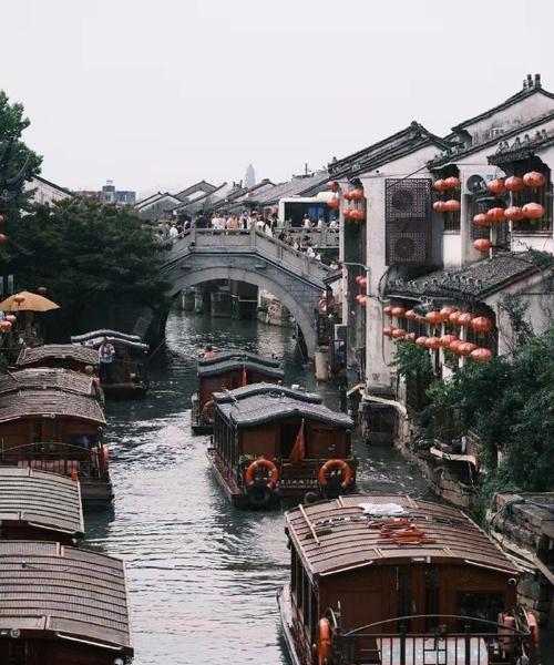 用手机在古镇怎么拍风景照片？
