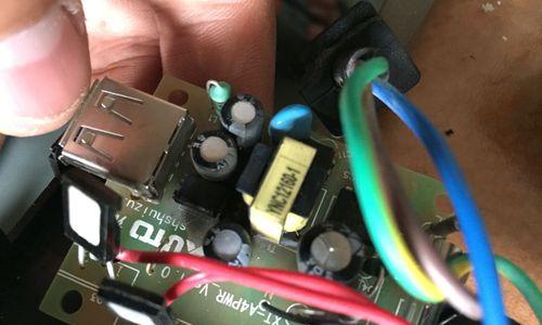 黄色充电器破损后的处理方法是什么？