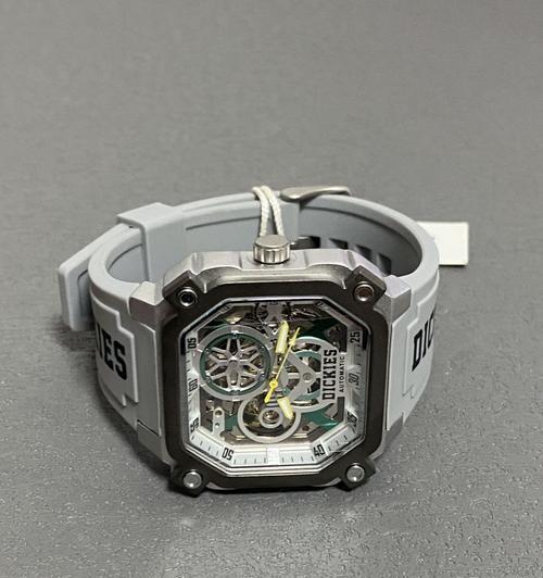兰博基尼智能手表银色是什么？银色版本的特点是什么？