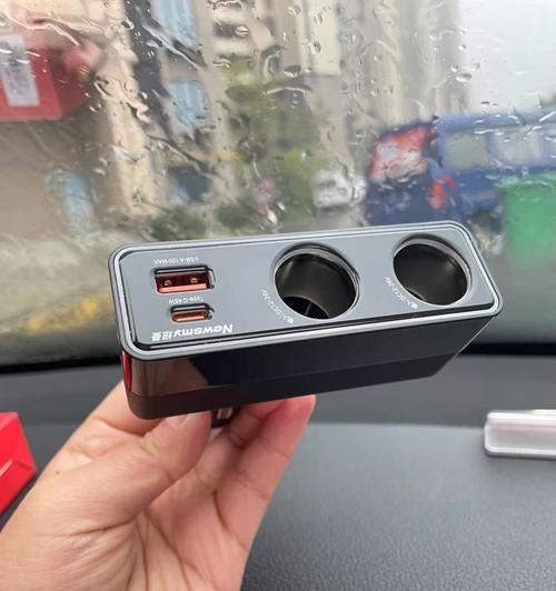 圆形车载充电器使用方法？如何正确连接设备？